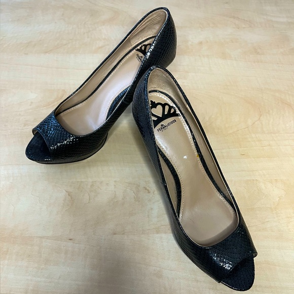 Black heels with snake skin details - Picture 3 of 6